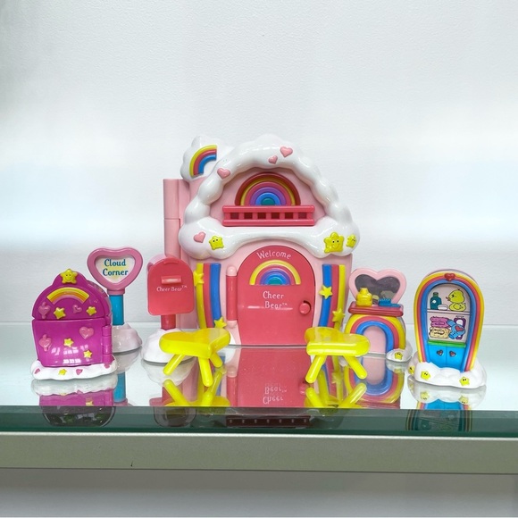 Vintage Care Bear house - Picture 1 of 13